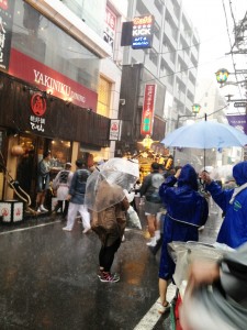 これはさすがにお神輿続行が厳しいのでは・・・