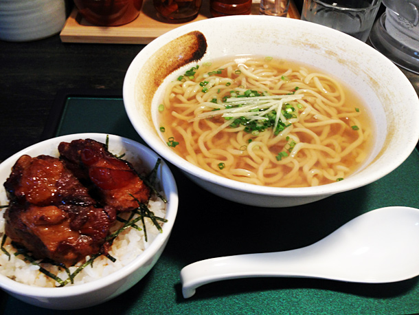 沖縄素そば まかない豚ご飯セット 770円