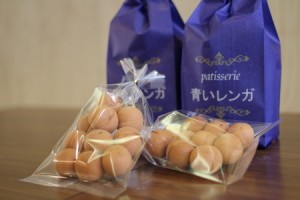 手土産用に小袋に入った「ベビーカステラ」(10個=300円)