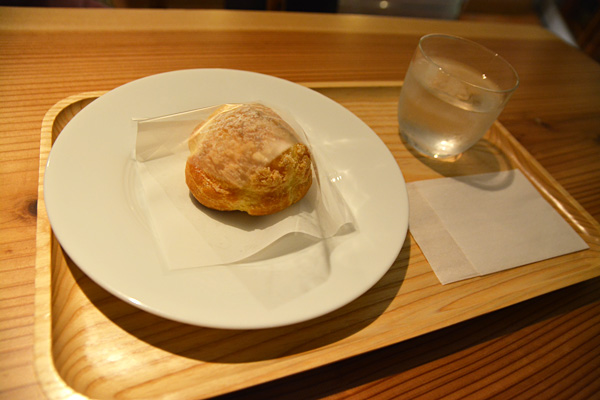シュークリーム 270円