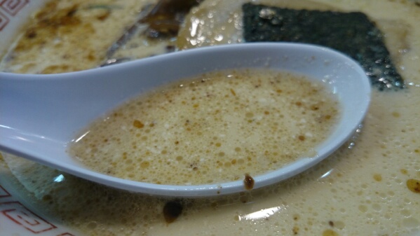 スープについて注文せずに頼んだら結構あっさりめでした。