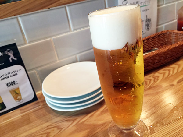 、、、えーっと、普通のサイズの生ビールが来ちゃいましたよ