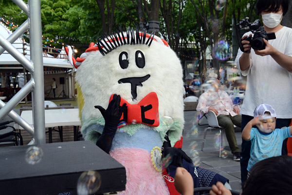 再び、会場を散策。しゃぼんだまとしもっきー