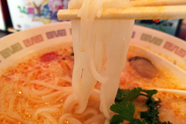 麺はもちろんライスヌードル