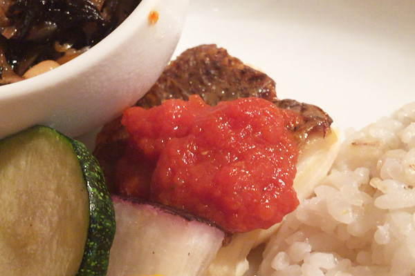 お魚も美味しい、ズッキーニと一緒に食べるとより一層