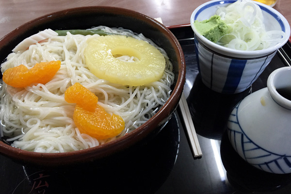 広栄屋の『冷麦』820円