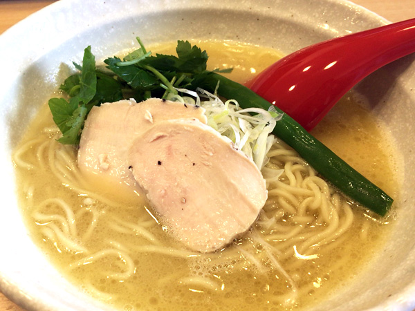 らーめん 桑嶋 『鶏骨塩らーめん』 800円