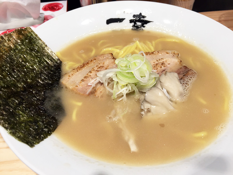 下北沢一幸の『煮干豚そば』850円