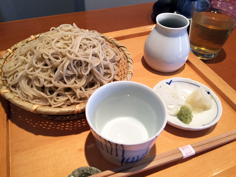 七つ海堂の『ざるそば』745円+大盛り310円