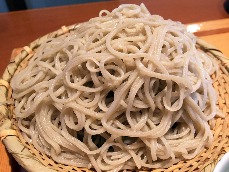 ぱっと見、大盛りでもそんなに量は多くないのかなと思いましたが、十分食べ応えある量でした