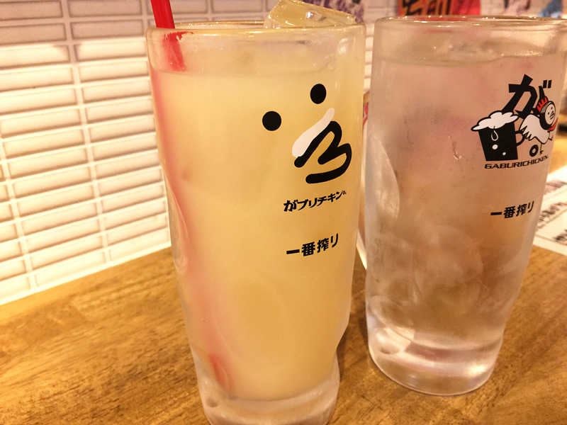 「へい、おまちっ!」 まさかのジョッキ、、、