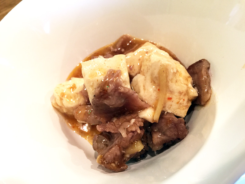 副菜の「ピリ辛豆腐」