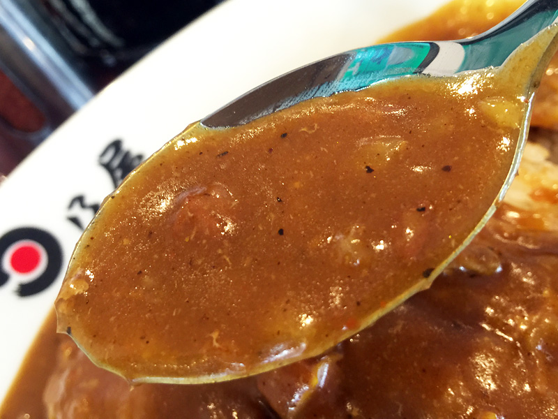 カレー自体は細かく具がたくさん入っている感じで、粘度は普通かな