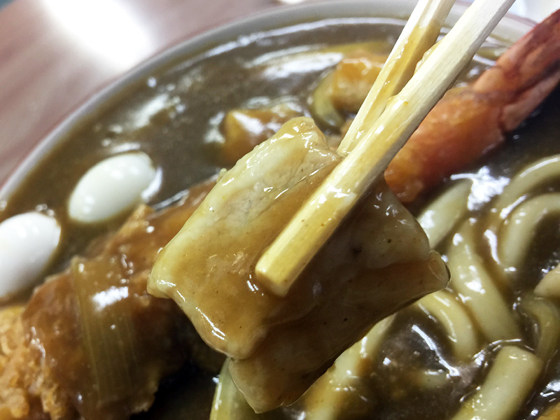 一応お蕎麦がメインだけど、うどんも美味しい。たくさん入ってます