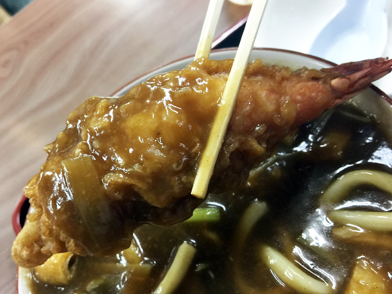 ビックな海老天、まさかカレーに浸ったおまえと出会ことになるとは、、、