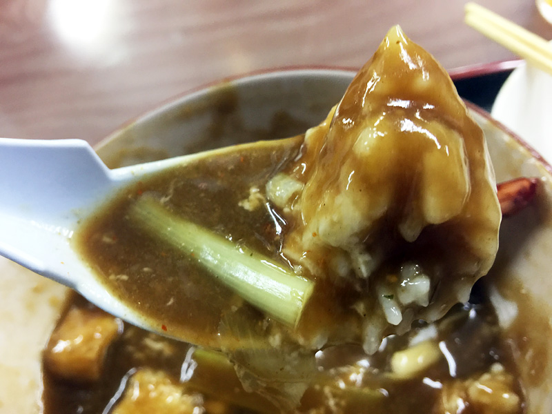 そしていよいよご飯が登場。うどんだけじゃ終わらない、それがOjiyaカレーうどんなのだ!