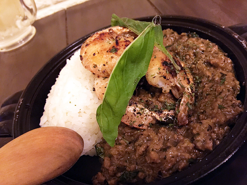 陶板専門下北沢18の『18とシュリンプのあいだカレー』(ハーフ、600円)
