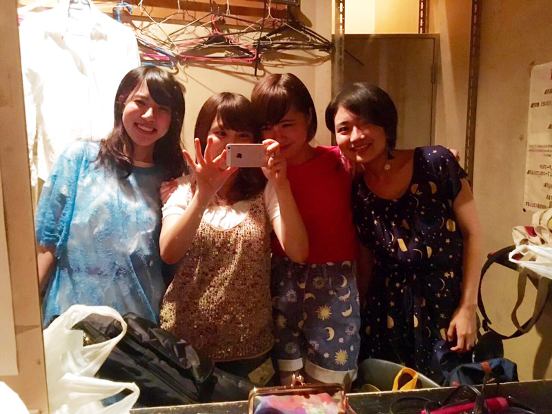 ベースアキちゃん初ライブ時の写真