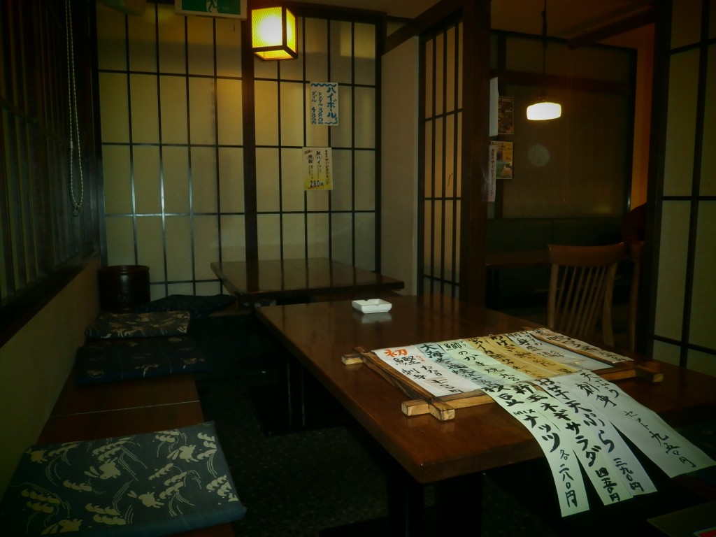 おじゃが　喫煙席店内