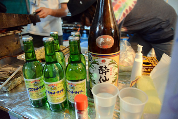 陸前高田ではよく飲まれている「マスカットサイダー」だそうです。ちなみに写真に写っている日本酒「酔仙」も地元でよく飲まれているお酒。いかにも地元のお酒って感じで濃厚でした（飲んでるし