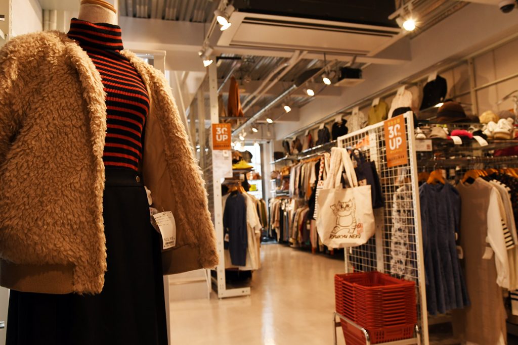 BAZZSTORE（バズストア）下北沢南口店 2階ウィメンズフロア