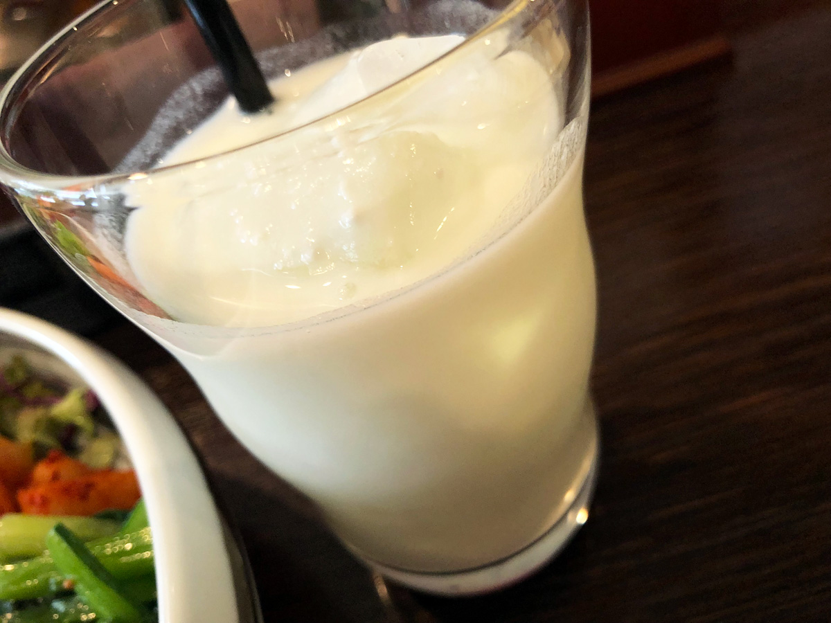 ラッシーも甘すぎず酸味も強すぎず、絶妙なバランス