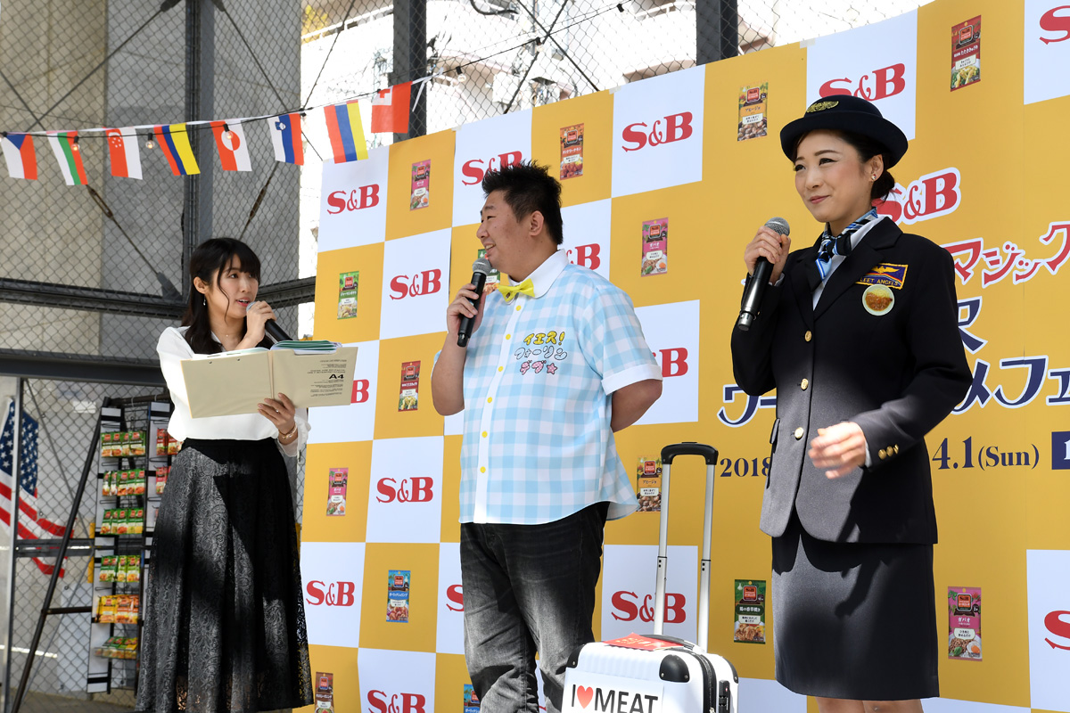 下北沢という街について、普段から働いている街で公私ともによく下北沢に来るもんこさんと、下北沢は時々来る程度でまだ開拓し切れてないと話すはっしーさん。ぜひ、もんこさんに下北沢について教わりたいとのこと