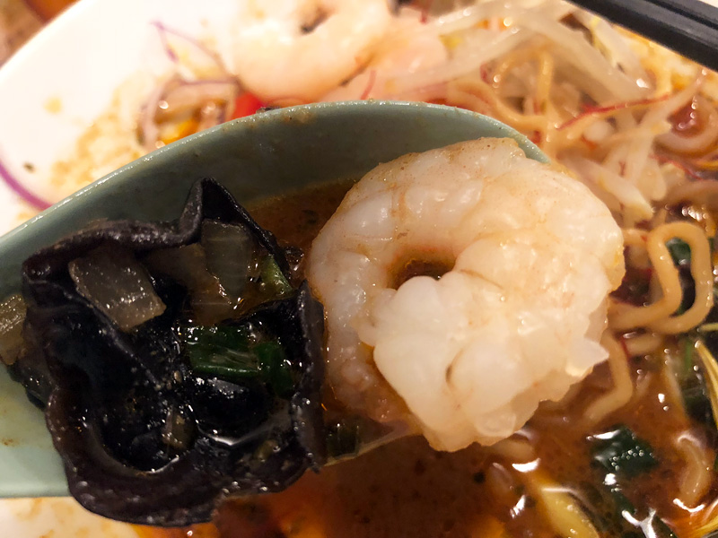 スパイスラーメンにも入っているキクラゲももちろん。エビと供にトムヤムスープに相性がいい具材です