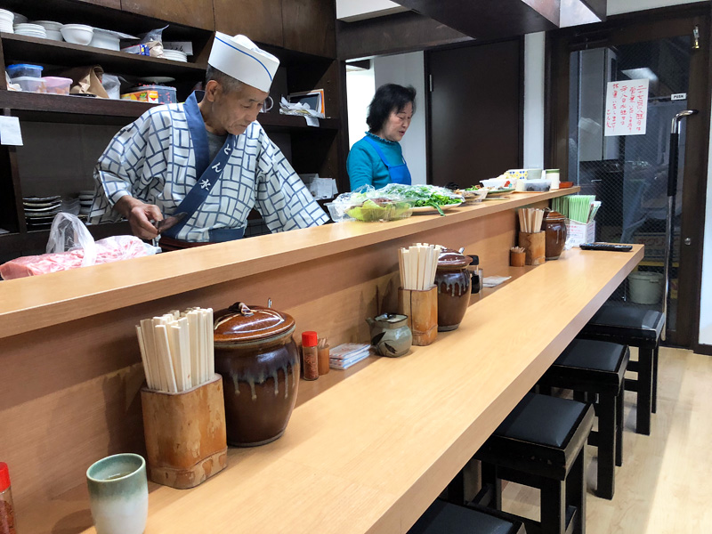 お店は変わりましたが、そこには以前と同じくお二人の姿が