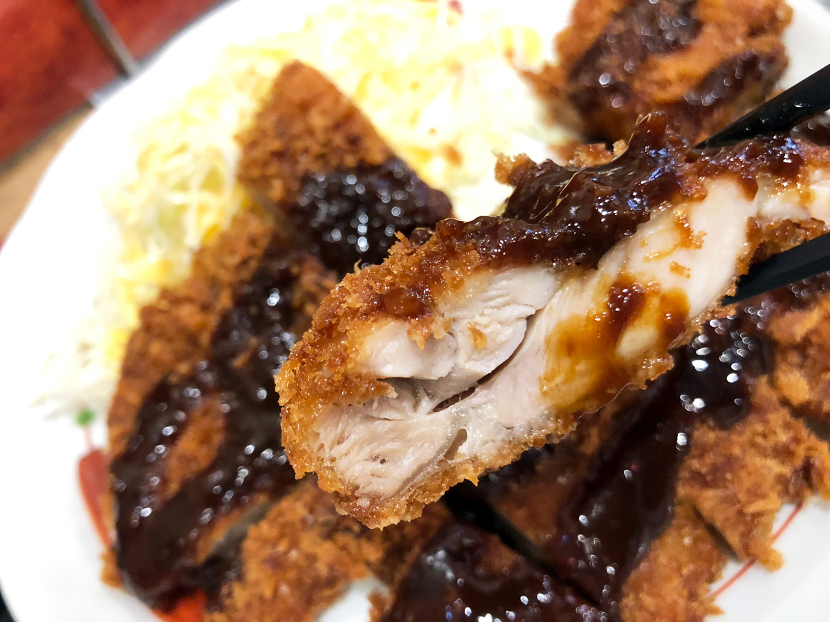 サクッとした衣にジューシーなお肉のチキンカツ