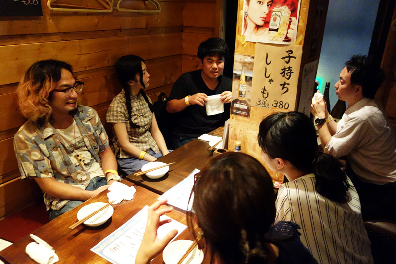 出会って30分も経っていないのに、めっちゃ意気投合している6人