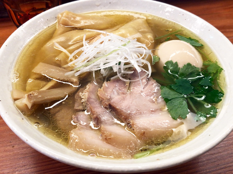 純手打ち 麺と未来の「特製塩らーめん」980円(税込)