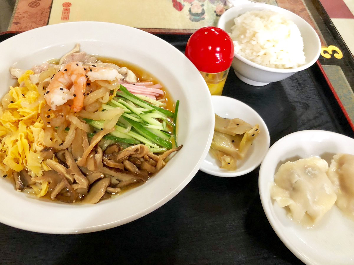 新雪園の「醤油味冷中華」850円(税込・ランチタイム)