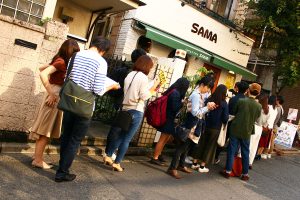 ※下北沢カレーフェスティバル期間中はどのお店も行列が絶えません