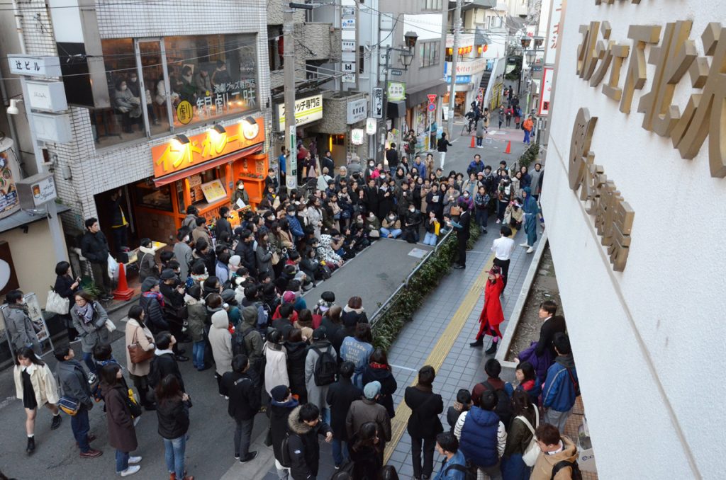 柿喰う客(路上演劇祭)