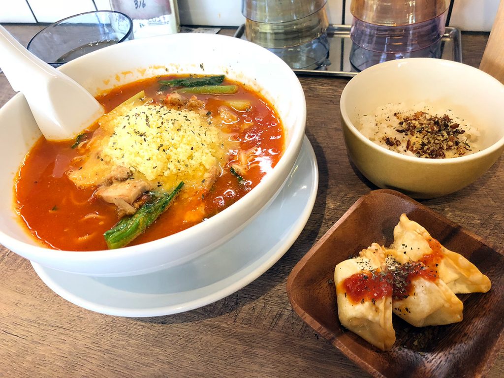 陽のチーズラーメン、チーズの包み揚げとちびリゾのセット