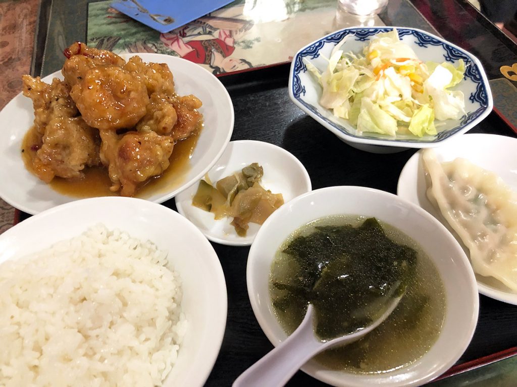新雪園の『乾烹鶏塊(鳥の唐揚げ甘酢辛味)』850円(税込)