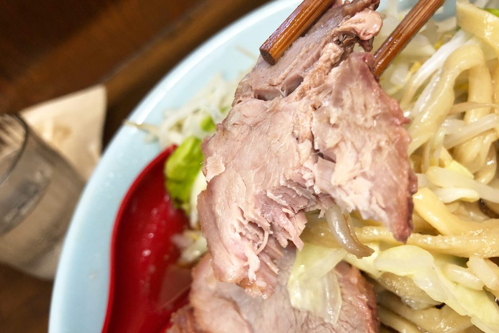 チャーシュー、、じゃなくて豚ですね、おいしいですね、もうそれどころじゃないってのが正直なところですね