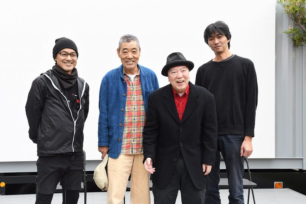 左から、劇団唐組座長代行で演出・出演の久保井研さん、劇団東京乾電池の柄本明さん、劇団唐組座長 作・演出の唐十郎さん、本多劇場グループ 総支配人の本多愼一郎さん
