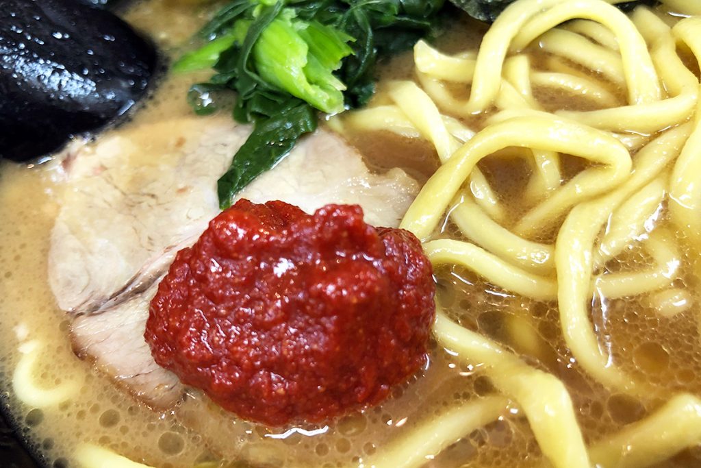 個人的には豆板醤を大量に入れて辛くするのが好みです