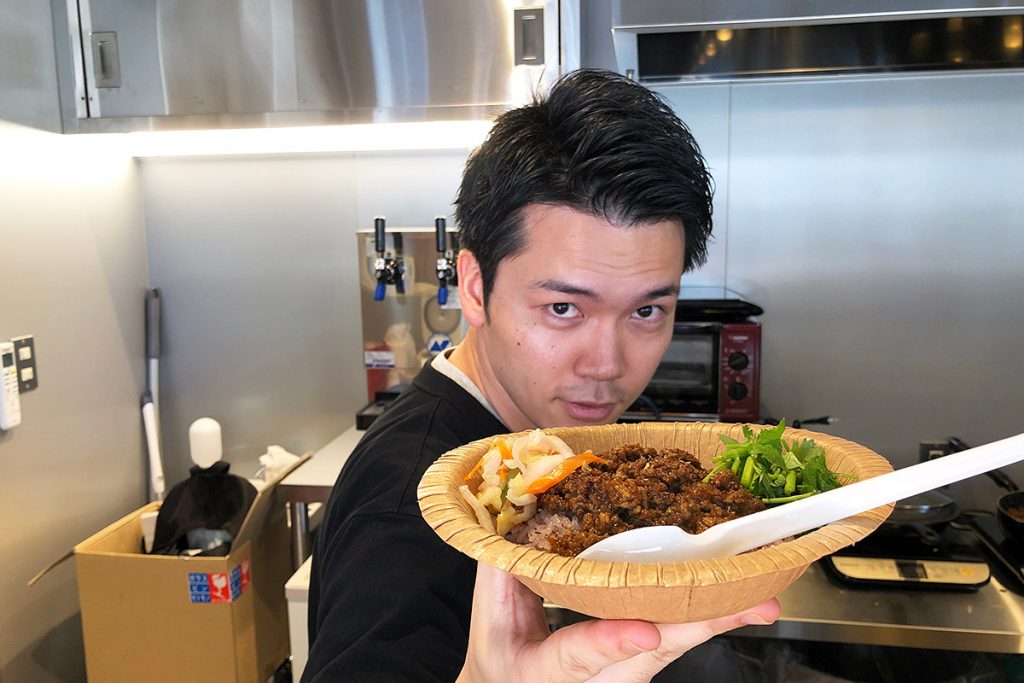 めっちゃイケメンな今井亮さんと『痺れて辛い刺激的なキーマカレー』900円
