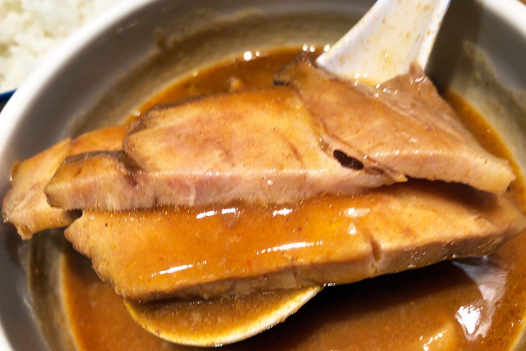 厚切りのチャーシューも入ってます