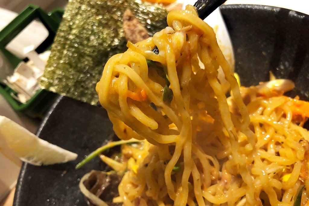 食べる前にしーっかりと混ぜてくださいねー。スパイス感が足らない感じがしましたが、実は混ぜ方がいまいちなだけでした、、、