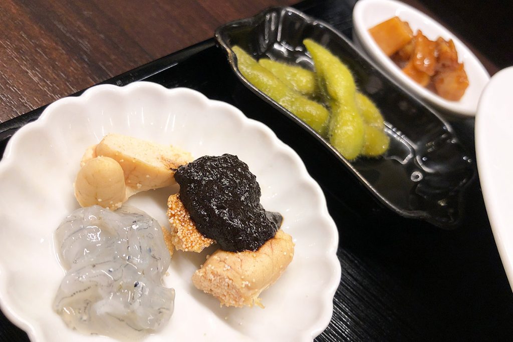 小皿料理も絶品ですよー。金威、まだ行ったことのない方はぜひ!