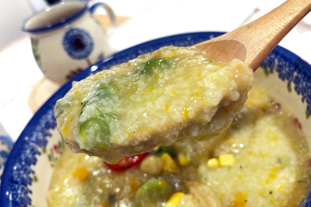 満腹の粥という名前ですが、中身は「山の幸」なのでお野菜満載。7種類以上の旬の野菜が使われています
