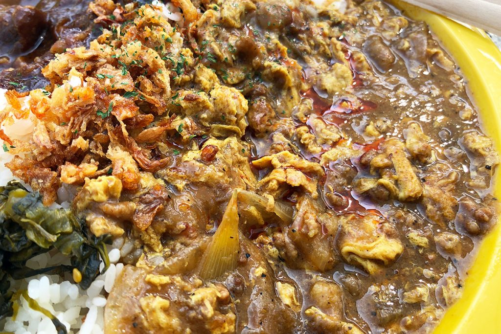 「パッポンカリー」はタイのカレーでエビと卵が入っています。めっちゃタイっぽい!