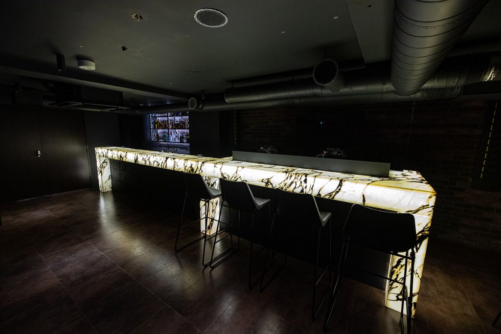 COUNTER CLUB