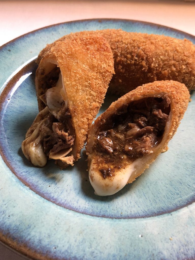 「ピンピンころりカレーパン」