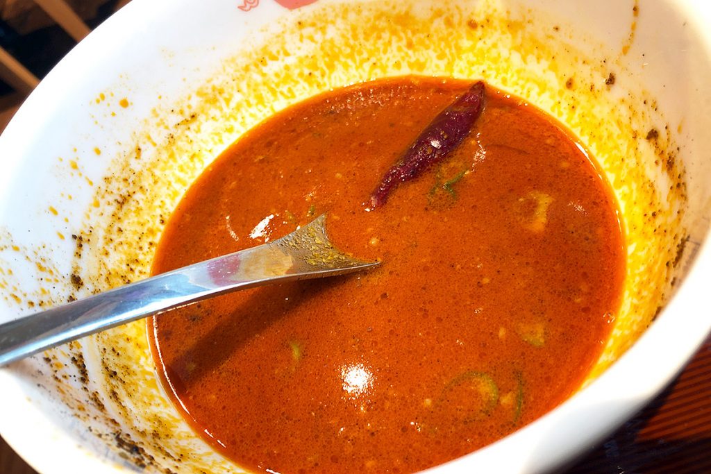 麺を完食したかんじ。赤いねー、紅いねーーー!