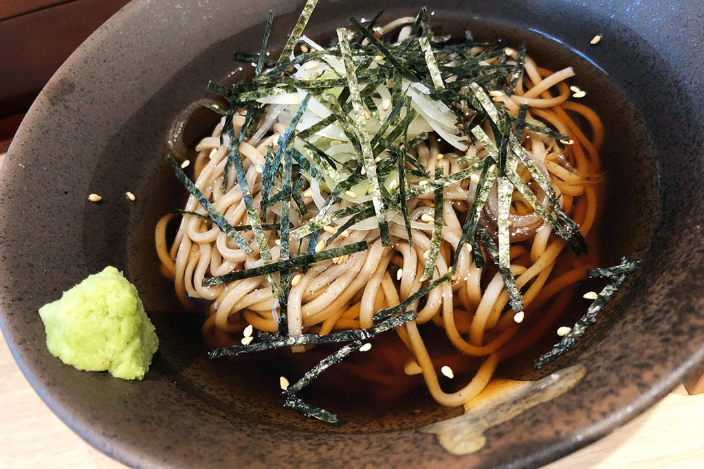 セットの冷やし蕎麦